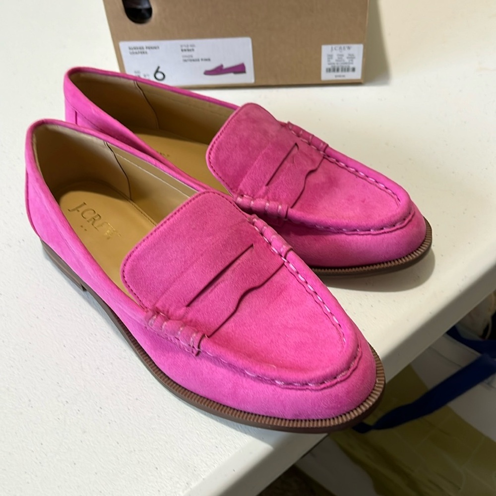 J Crew Outlet Pink Suede Loafers NWT, Size 6